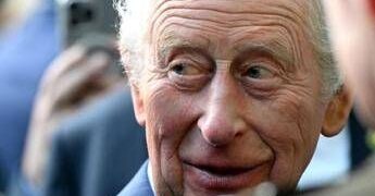 Re Carlo e il lavoro a maglia, la passione antistress condivisa con l’olimpionico Daley