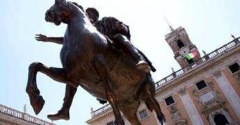 Roma Capitale, primo via libera a riforma costituzionale. Pd si astiene, Meloni: “Amarezza e stupore”