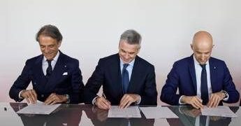 Salone Mobile, siglato accordo per rinnovamento e sviluppo filiera legno-arredo Marche