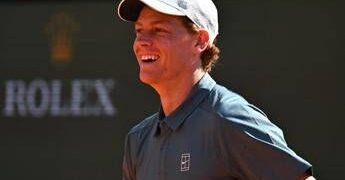 Sinner oggi debutta a Montecarlo, sfida con Humbert: orario e come vedere match in tv