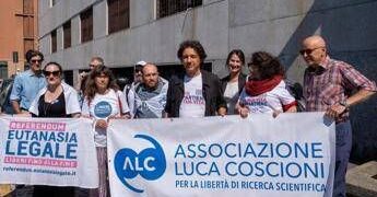 “Sono felice di potermene andare nel mio letto”, 66enne paralizzato muore con suicidio assistito in Liguria dopo 10 mesi di attesa