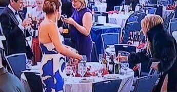 Spari alla cena con Trump, il ‘furto’ di vino dopo l’attentato diventa virale