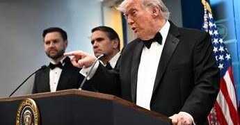 Spari alla cena con i giornalisti della Casa Bianca, Trump portato al sicuro