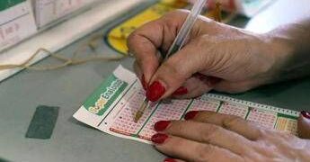 Superenalotto, numeri combinazione vincente oggi 2 aprile