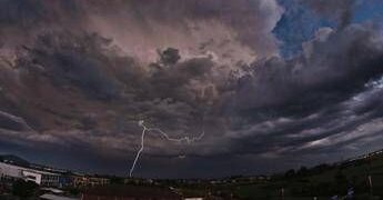 Temporali, grandine e raffiche di vento: scatta l’allerta gialla in 8 regioni