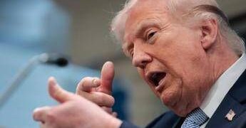 Trump: “Iran non rinuncia a nucleare ma non avrà mai arma atomica”