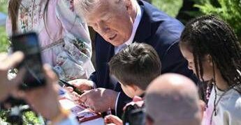 Trump e le discussioni con i bambini: “Ho 51 anni, Melania è un’attrice”