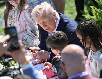 Trump e le discussioni con i bambini: “Ho 51 anni, Melania è un’attrice”