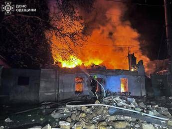 Ucraina, attacco russo su Odessa poco prima tregua Pasqua: 2 morti