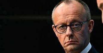 Ucraina nell’Ue, la Germania accelera: Merz propone lo status di “membro associato”