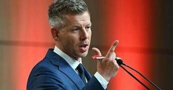 Ungheria, Magyar al lavoro per evitare il ritorno di Orban: “Solo due mandati per il premier”