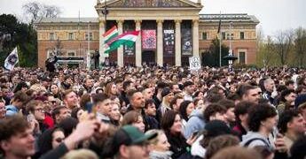 Ungheria, domani la sfida Orban-Magyar. Decine di migliaia al mega evento contro il primo ministro