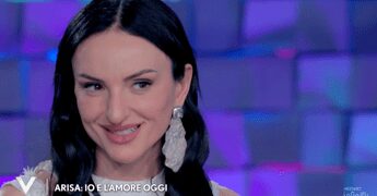 Arisa e la vita da single: “Ho provato le app di dating, ma non fanno per me”