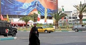 Attacco Usa nel Sud dell’Iran, colpito sito di missili e navi. L’avvertimento di Teheran