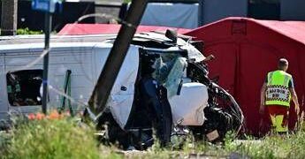Belgio, treno travolge scuolabus a un passaggio a livello: diverse vittime