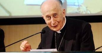 Camillo Ruini in condizioni critiche, il cardinale è assistito in casa