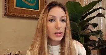 Condannata per adulterio in Egitto, l’appello di Nessy Guerra al governo: “Faccia tornare me e mia figlia in Italia”
