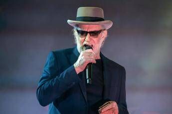 De Gregori: “Non faccio proclami sul palco, imbarazzo per chi lo fa”