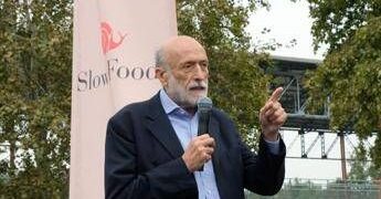 E’ morto Carlo Petrini, addio al fondatore di Slow Food: aveva 76 anni