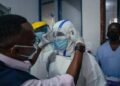 Ebola, “l’epidemia non è sotto controllo”. L’allarme e la strategia per ‘domare’ il virus con Ia e vaccini