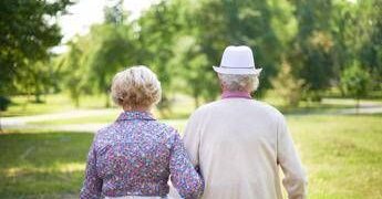 Eurispes: centenari più che raddoppiati in 16 anni in Italia e la quasi totalità vive in famiglia