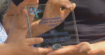 Festival TV di Dogliani, Coripet ha consegnato a Domenico Iannacone il premio Ambiente