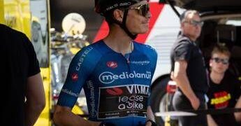 Giro d’Italia, Vingegaard vince 14esima tappa e conquista maglia rosa