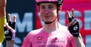 Giro d’italia, Vingegaard si impone a Piancavallo e ipoteca la vittoria finale
