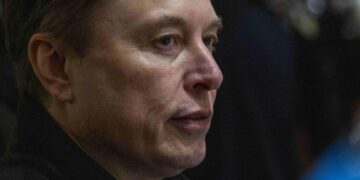“I soldi non serviranno più a nulla”: Elon Musk e la profezia choc su robot e Ai