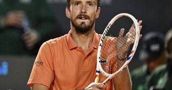 Internazionali, Medvedev batte Landaluce e raggiunge Sinner in semifinale