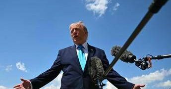 Iran, Trump: “Ho pazienza, aspetto la risposta giusta di Teheran”