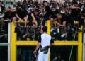 Juventus, tifoso in ospedale dopo scontri. La richiesta alla squadra: “Non giocate”
