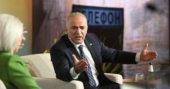 “La Cina aspetta la disfatta russa per riprendersi la Siberia”: Kasparov sul regime di Putin