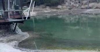 Lago Ghedina, il titolare del ristorante sulla riva: “Bacino pieno solo a metà, già perso 25% fatturato”