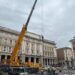 Maxi gru al lavoro, presto tre pennoni a Palazzo Chigi modello Torrino del Quirinale