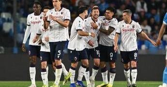 Napoli-Bologna 0-2, Orsolini raddoppia su rigore (con Var) e gli azzurri protestano: cos’è successo