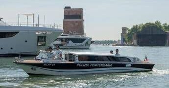 Nuovo motoscafo lagunare per la polizia penitenziaria del carcere di Venezia