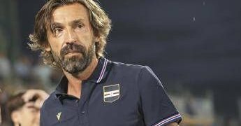 Picierno contro Pirlo: “Firma palloni a Mosca, non sa come stare al mondo con onore e schiena dritta”