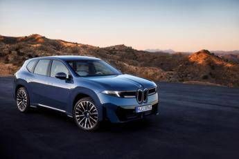 Pirelli, sviluppati due P Zero su misura per la Bmw iX3