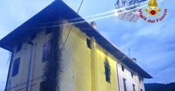 Pordenone, incendio in abitazione: salvata un’anziana