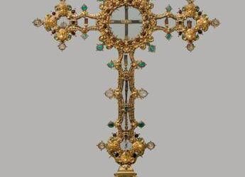 Restaurata la Croce Reliquario della Passione ispirata al leggendario ‘Diamante Fiorentino’