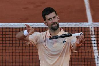 Roland Garros, Djokovic litiga con giornalista: “Non mi piace tuo commento”