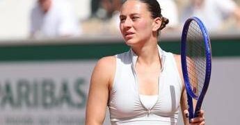 Roland Garros, Kostyuk in lacrime: “Caduto un missile vicino a casa dei miei genitori, questa vittoria è per l’Ucraina”