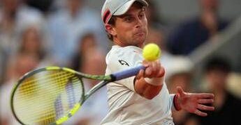 Roland Garros, Tabur litiga con arbitro durante match con Sinner: cos’è successo