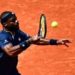 Roland Garros, Tiafoe vince e tifoso gli ruba la racchetta: “Posso riaverla?”