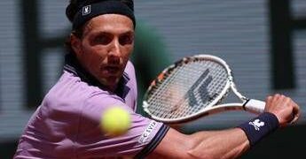 Roland Garros, furia Rinderknech con Berrettini: distrugge la racchetta