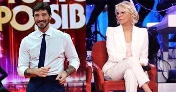 Sanremo, Maria De Filippi verso il festival 2027: per una sera al fianco di De Martino