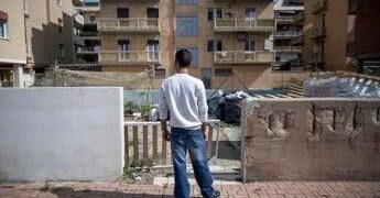 Save the Children: in grandi città 1 minore su 10 vive in aree più fragili col doppio dei tassi di dispersione e abbandono scolastico