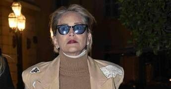 Sharone Stone, la diagnosi e la rottura col marito: “Non voleva l’operazione al seno”