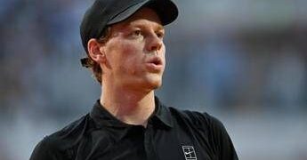 Sinner, Cacciari lo stronca: “Contro Federer e Nadal perderebbe. Finale Roma? Noiosa”